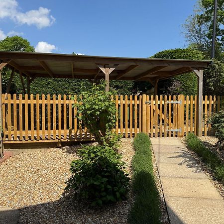 3 Bed Spa Cottage Southwater Экстерьер фото