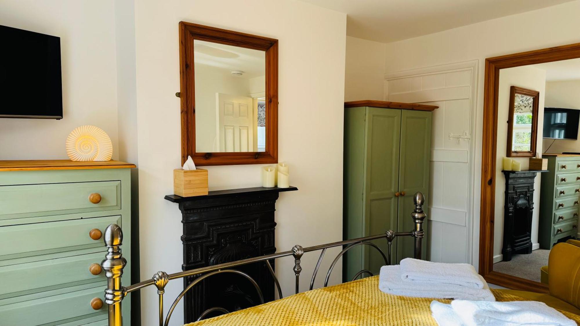 3 Bed Spa Cottage Southwater Экстерьер фото
