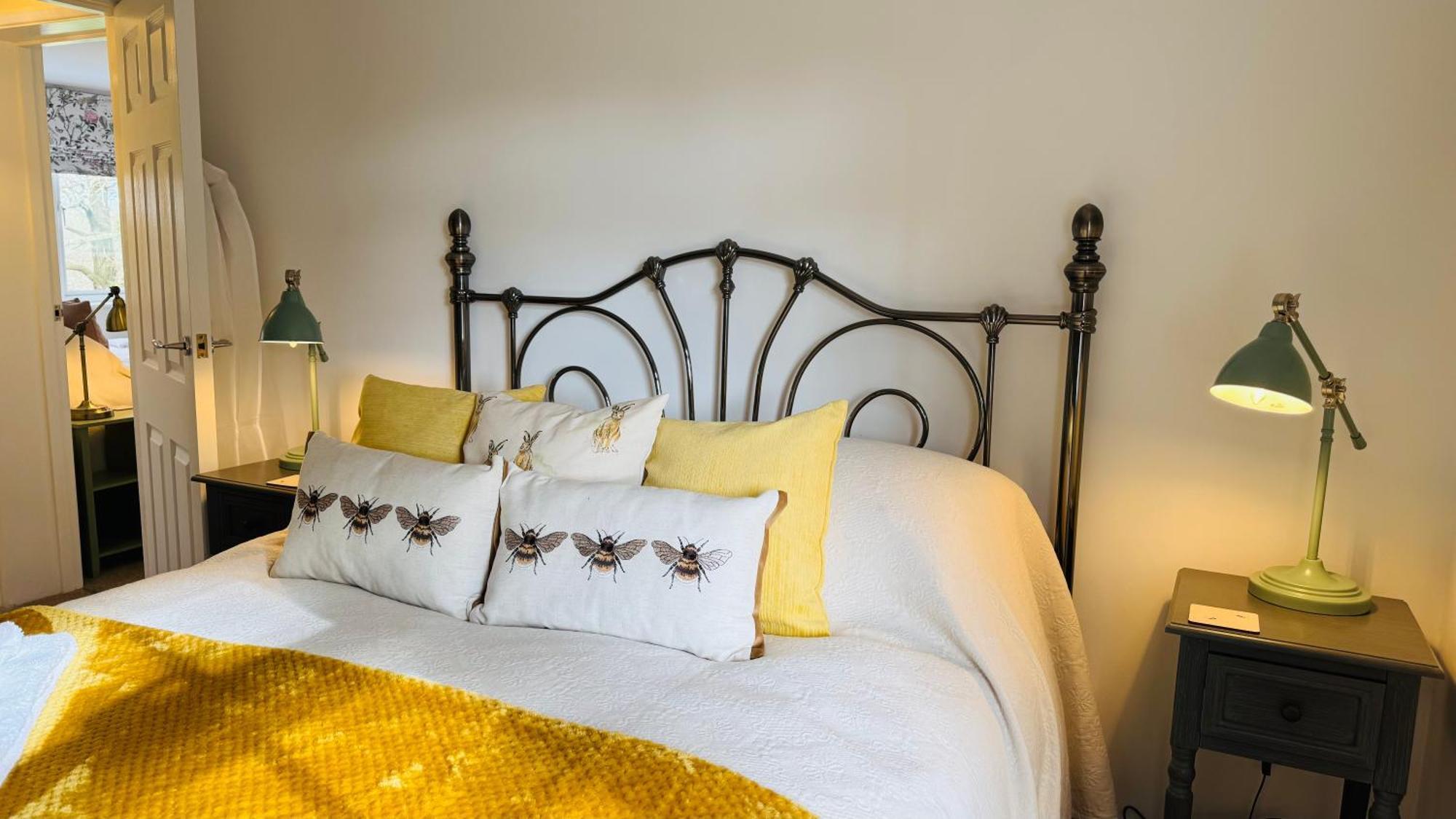 3 Bed Spa Cottage Southwater Экстерьер фото